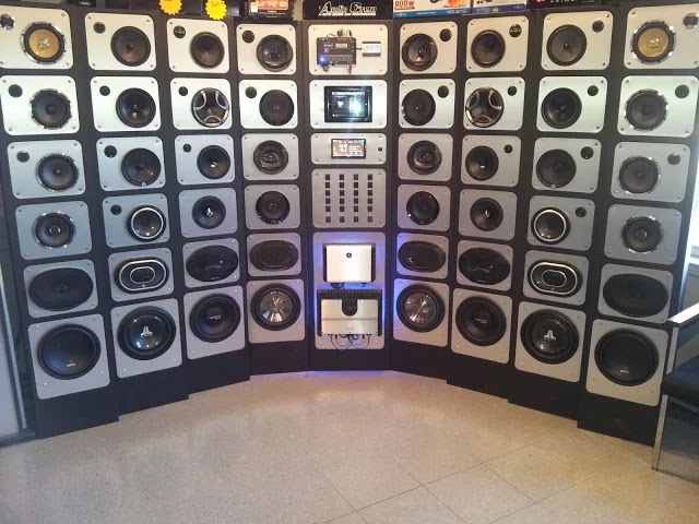 Audio Crew | 624 Salisbury Rd, Moncton, NB E1E 1B8, Canada | Phone: (506) 858-2739