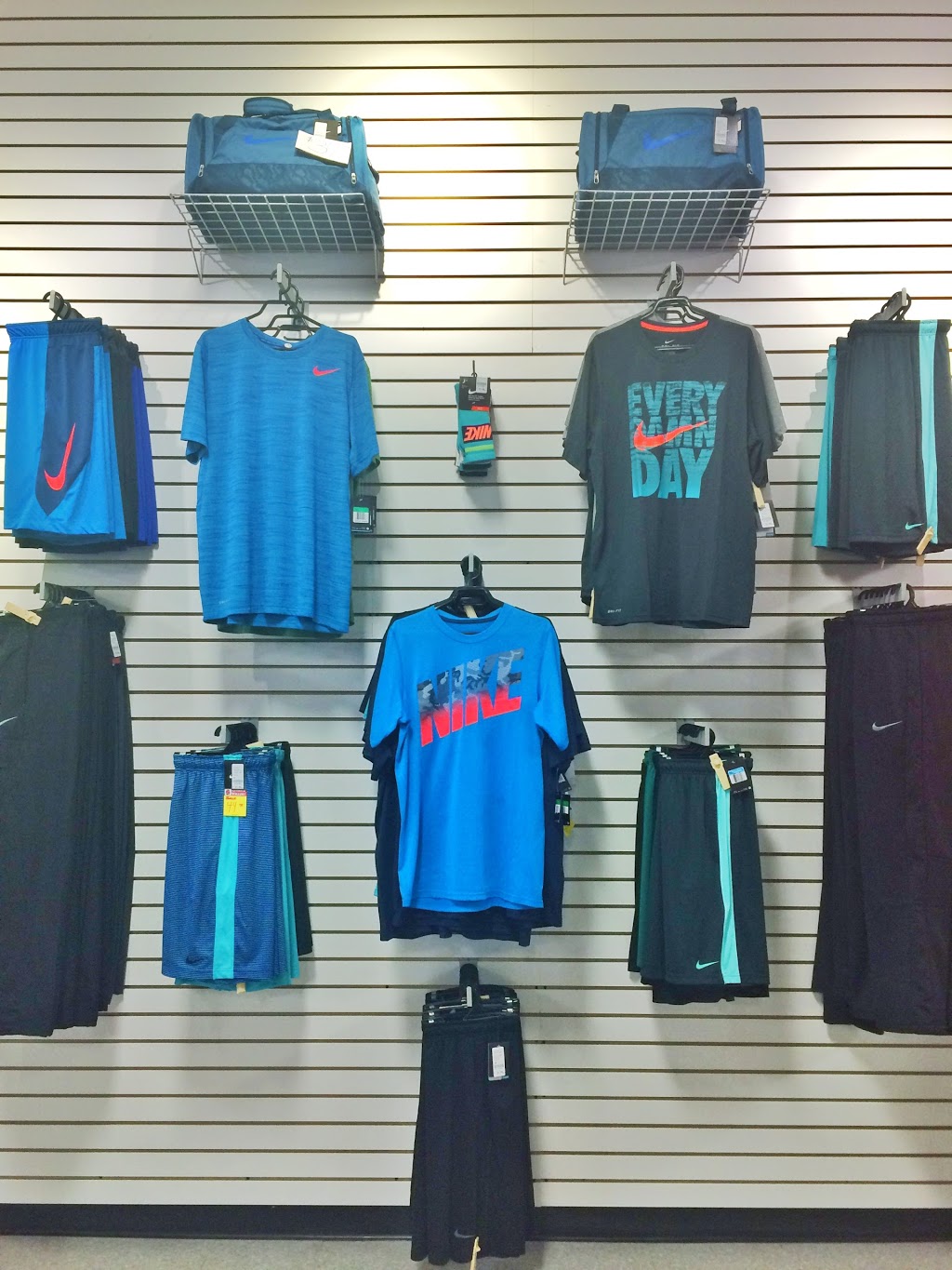Cleves Source For Sports | 730 Sackville Dr, Lower Sackville, NS B4E 1R8, Canada | Phone: (902) 865-7183