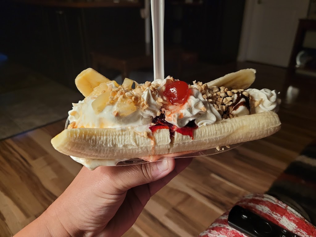 Buskers Ice Cream | 68 1 Ave, Gimli, MB R0C 1B0, Canada | Phone: (204) 782-9147