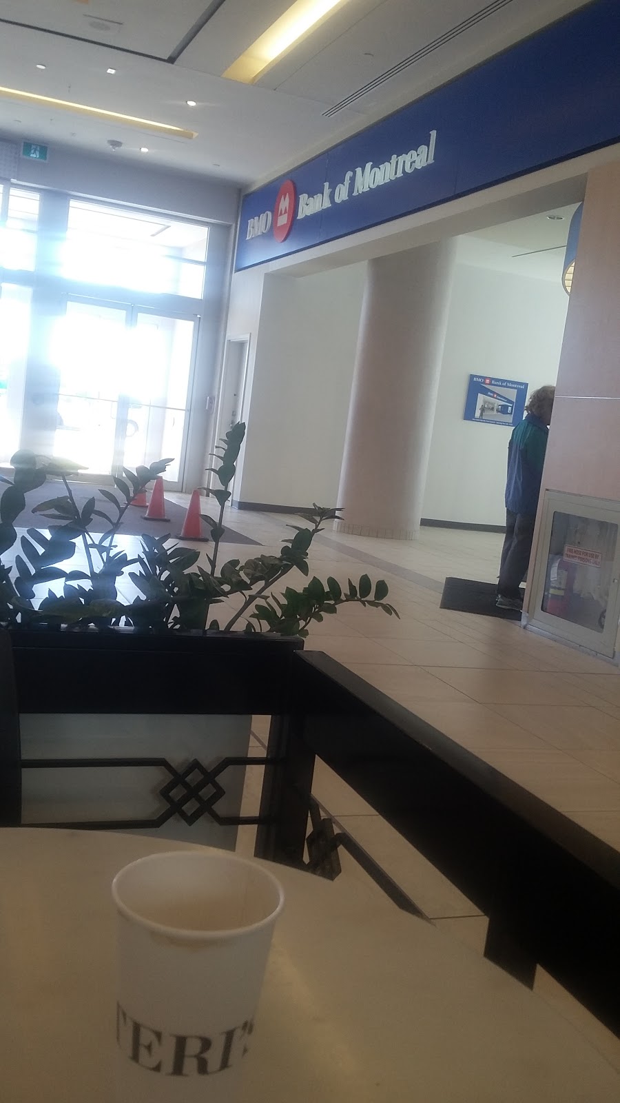 BMO Bank of Montreal | 240 Leighland Ave, Oakville, ON L6H 3H6, Canada | Phone: (905) 842-4212