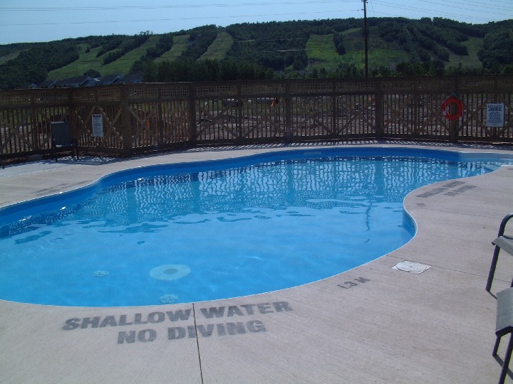 Blue View Chalets | Units # 1-8, 104 Brooker Blvd, The Blue Mountains, ON L9Y 3Z2, Canada | Phone: (416) 203-2057
