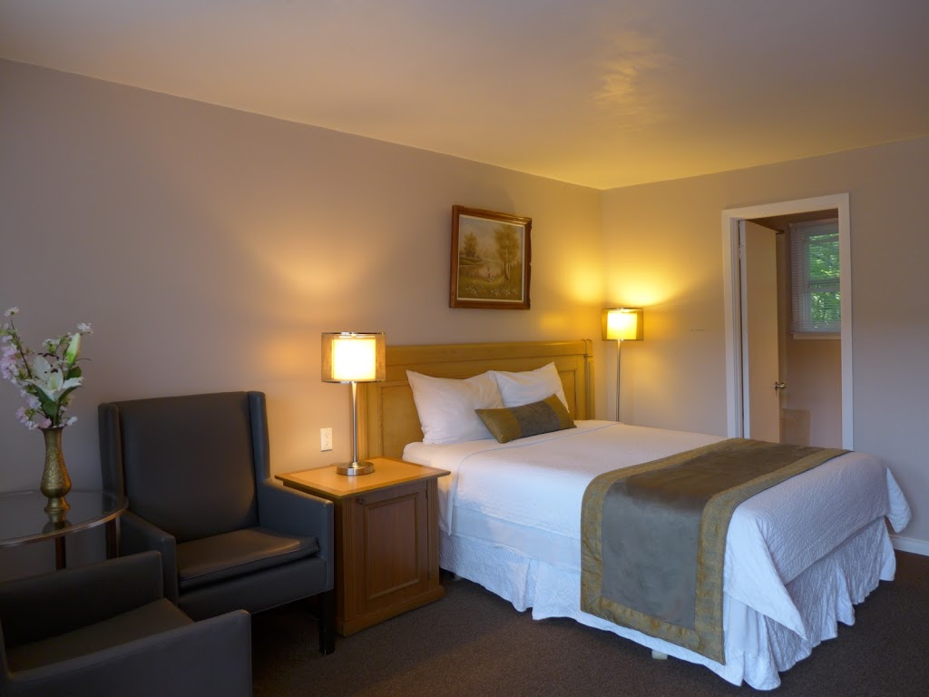 Motel de la Rivière | 555 Boulevard des Laurentides, Piedmont, QC J0R 1K0, Canada | Phone: (450) 227-4471