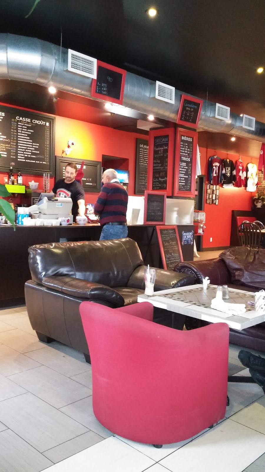 Restaurant Jeannot | 1190 Av. de Grand-Mère, Grand-Mère, QC G9T 2J3, Canada | Phone: (819) 538-5451