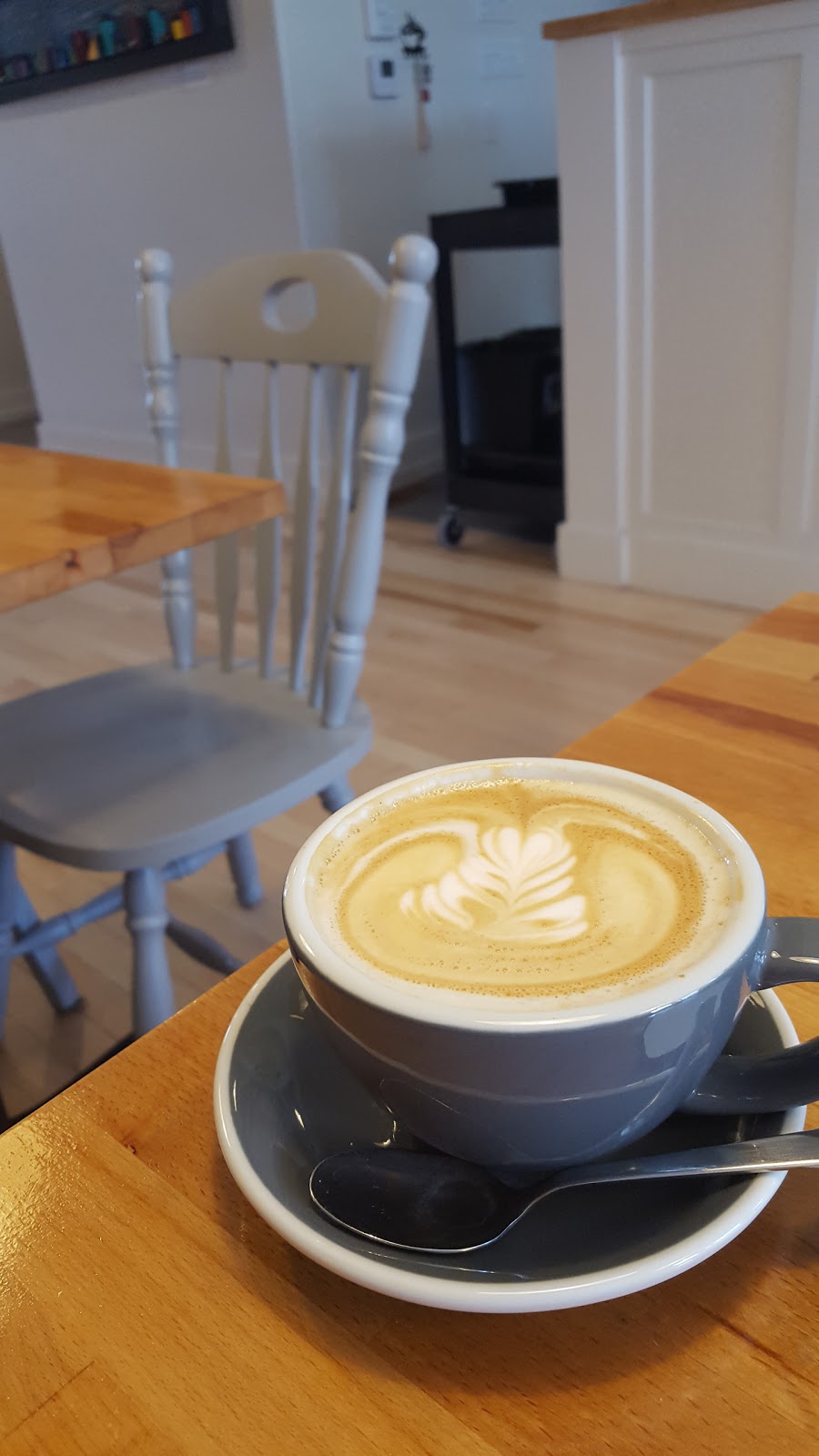 The Elm Cafe | 303 Montreal St, Kingston, ON K7K 3G9, Canada | Phone: (613) 767-8999