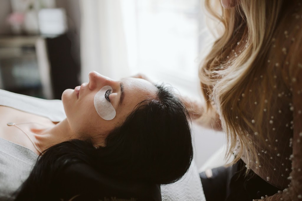 Lashes by Kayla Lauren- Lash Extensions | 142 Inverness Way, Bradford, ON L3Z 2A6, Canada | Phone: (905) 699-1453