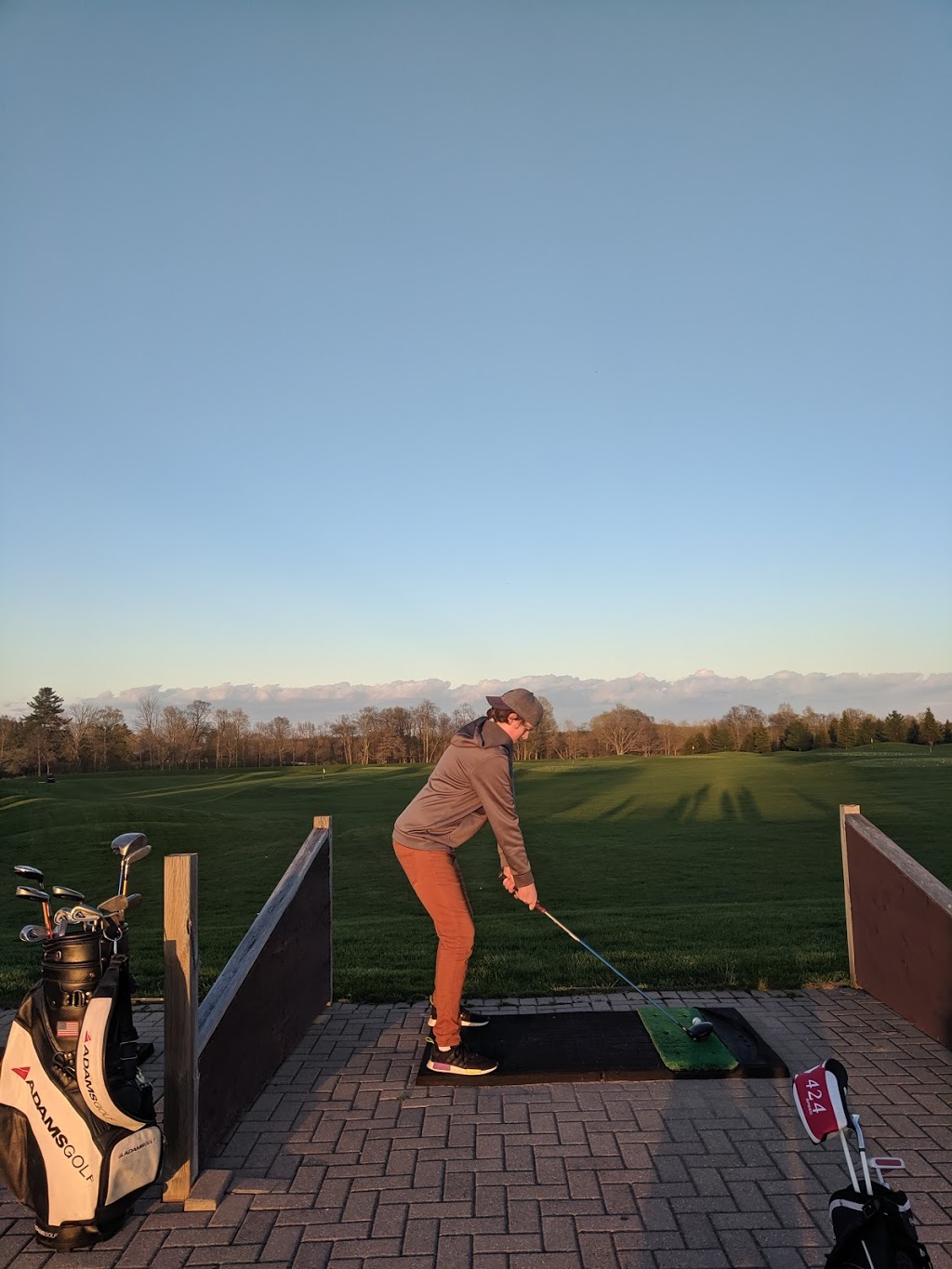 Woodstock Meadows Golf Centre | 745314 Oxford Road 17, Woodstock, ON N4S 7W2, Canada | Phone: (519) 537-2283