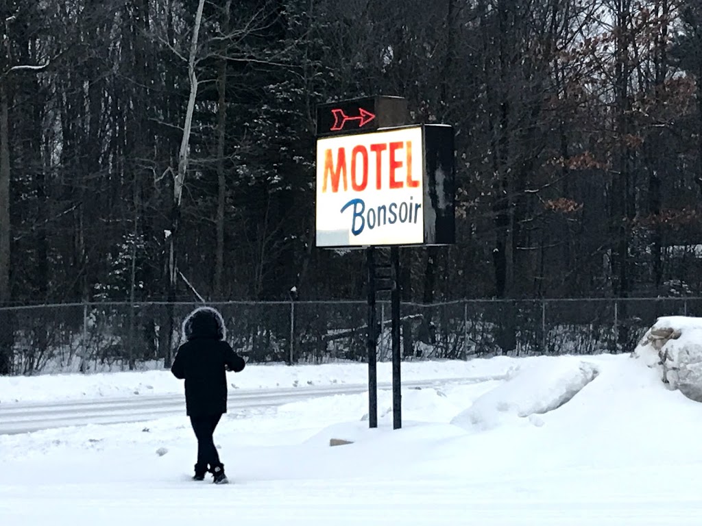 Motel Bonsoir | 120 Chemin du Golf East, Saint-Charles-Borromée, QC J6E 2B6, Canada | Phone: (450) 753-4258