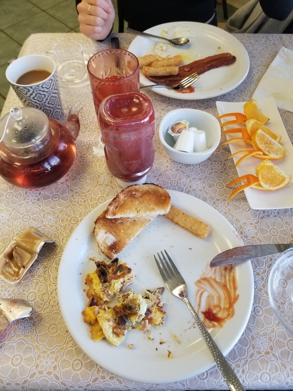 Caswell Hill Cafe | 210 Avenue H N, Saskatoon, SK S7L 6B6, Canada | Phone: (306) 974-9977