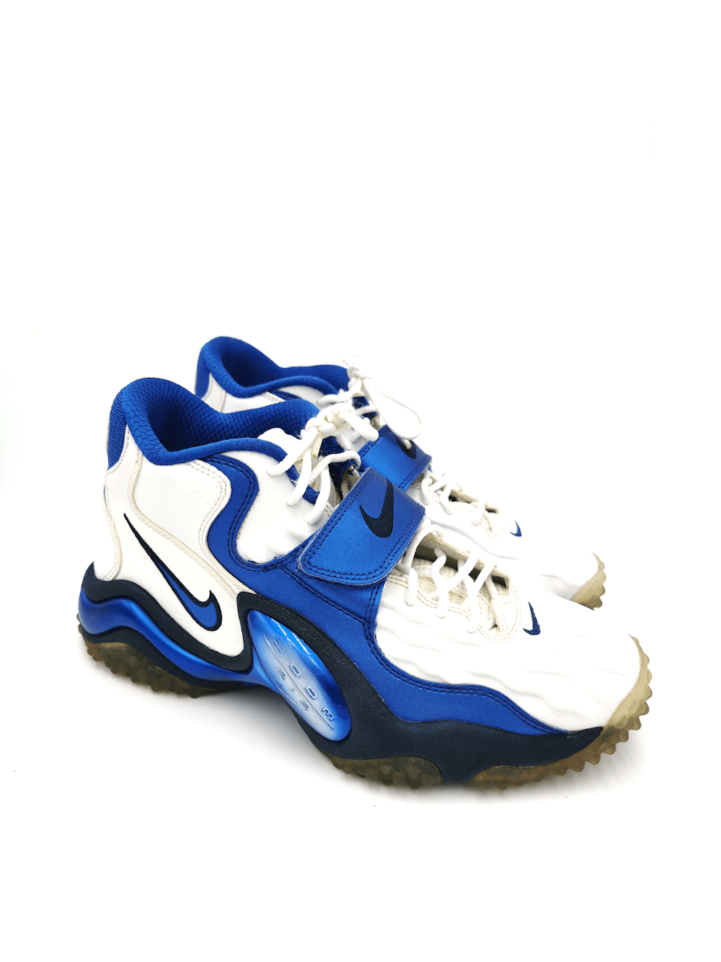 MIEPS CLOSET | 947 East Ave, Scarborough, ON M1L 4E3, Canada | Phone: (647) 472-5412
