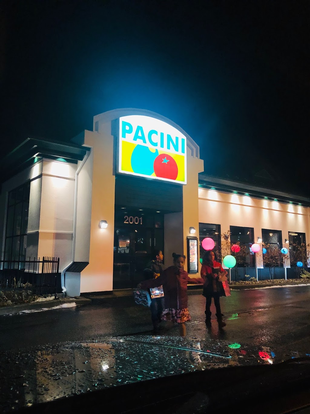 Restaurant Pacini | 2001 Rue Léonard-de-Vinci, Sainte-Julie, QC J3E 1Z2, Canada | Phone: (450) 922-5995