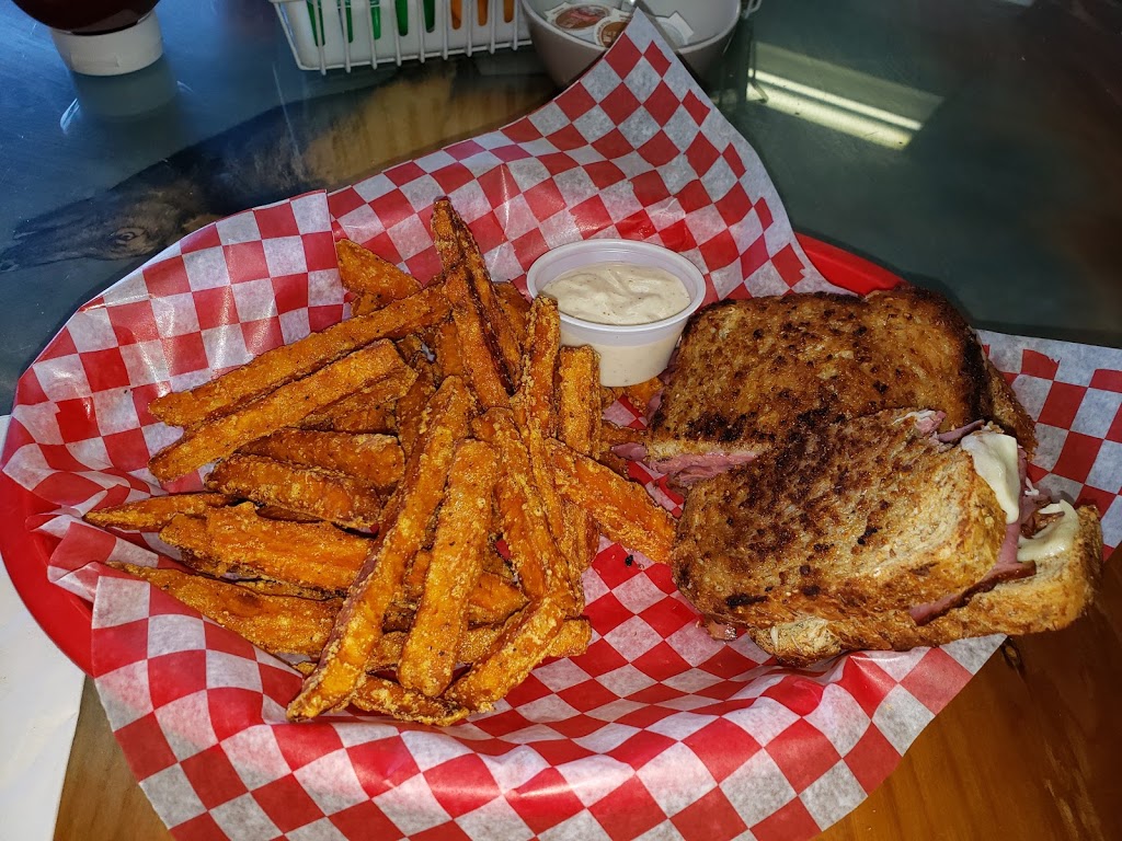 Kodiak BBQ & Deli | 557 Main Ave W, Sundre, AB T0M 1X0, Canada | Phone: (403) 638-8068