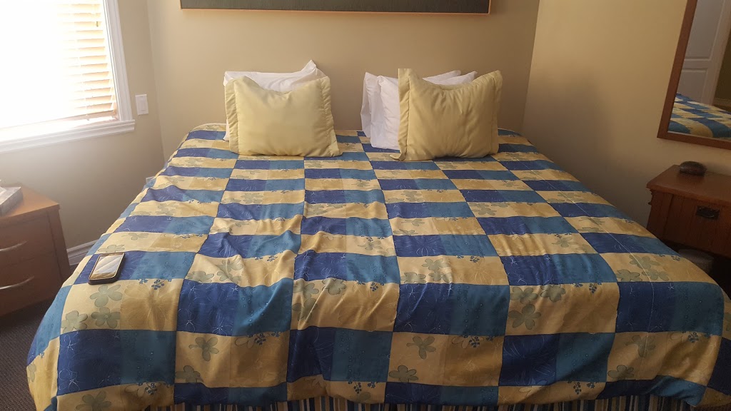Auberge du Vieux Foyer | 3167 Rang 1 Doncaster #71, Val-David, QC J0T 2N0, Canada | Phone: (819) 322-2686