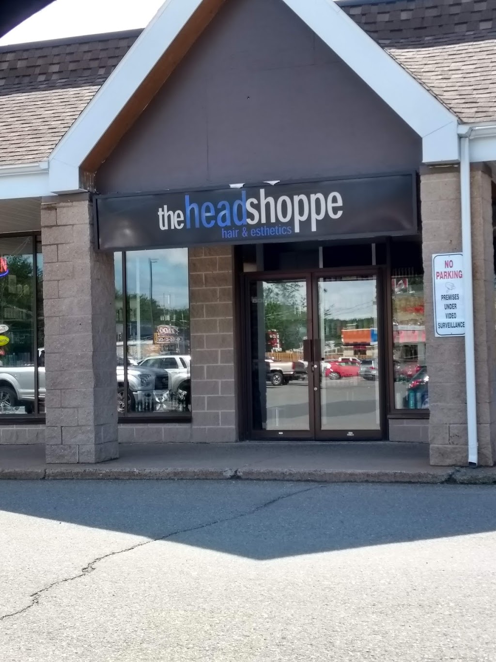 the Head Shoppe - New Minas | 9049 Commercial St #411, New Minas, NS B4N 3E6, Canada | Phone: (902) 681-1355
