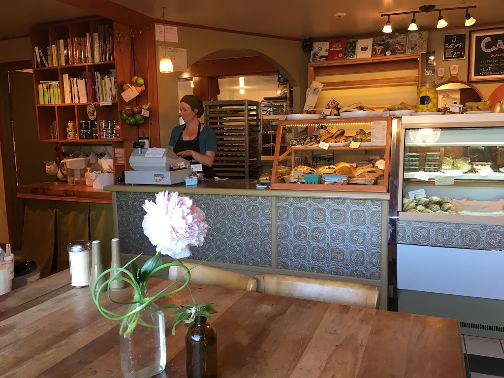 A LEmportée Coop | 164b Rue Morin, Tadoussac, QC G0T 2A0, Canada | Phone: (418) 235-4752