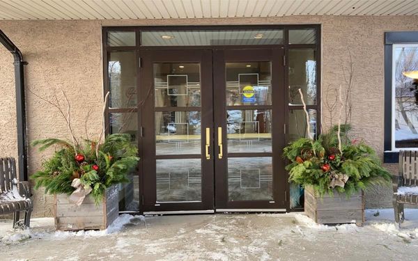 Sturgeon Creek Retirement Residence | 10 Hallonquist Dr, Winnipeg, MB R2Y 2M5, Canada | Phone: (204) 885-1415