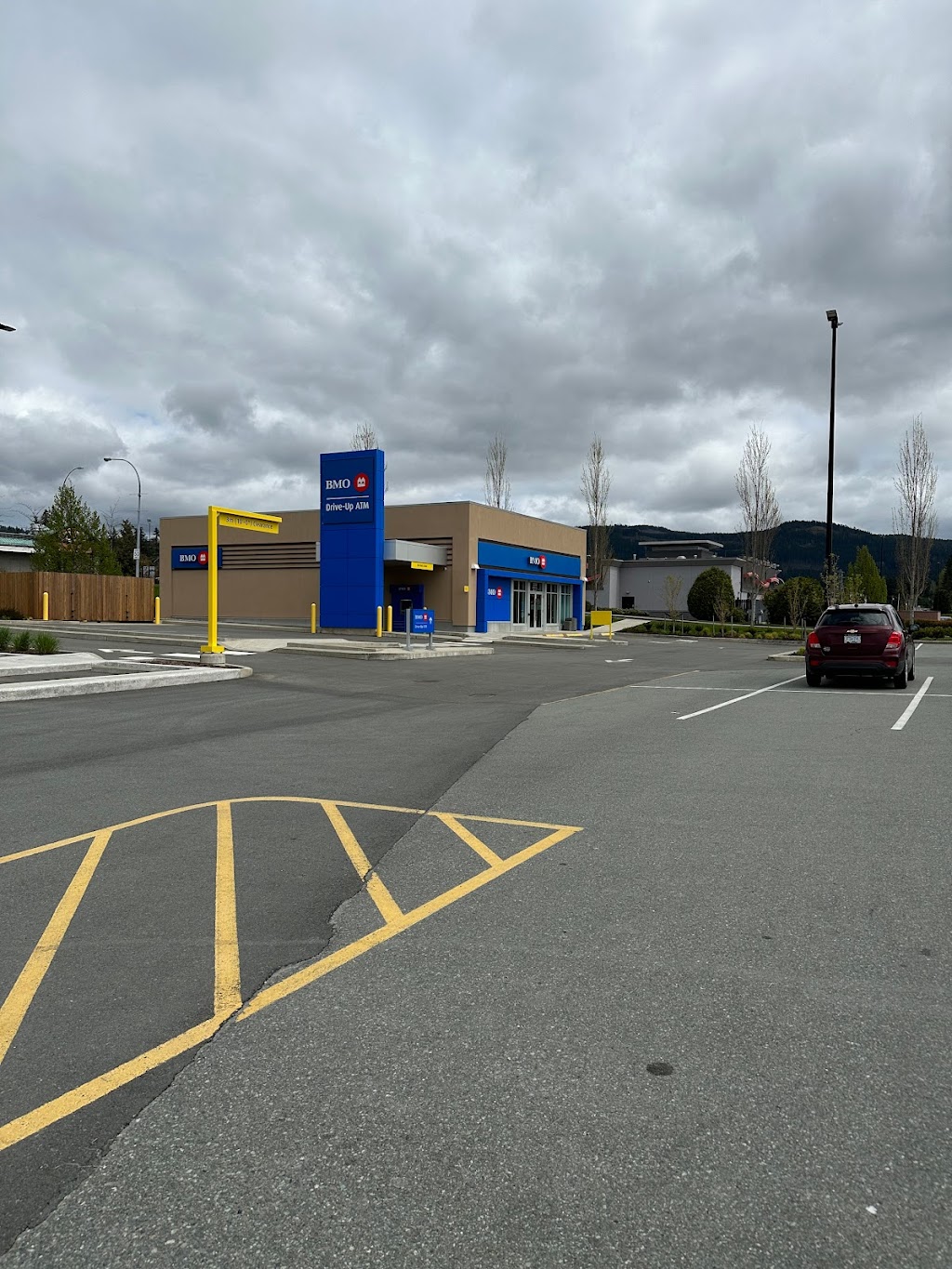 BMO Bank of Montreal | 3550 Johnston Rd Unit #130, Port Alberni, BC V9Y 7W8, Canada | Phone: (250) 723-2431