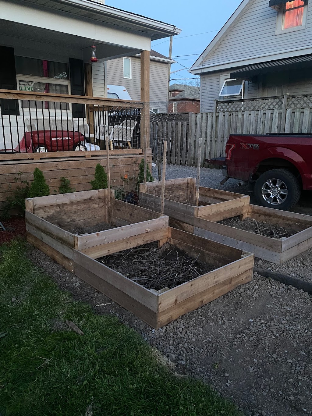 Permaculture Live | 4780 5th Ave, Niagara Falls, ON L2E 4R8, Canada | Phone: (647) 824-1438