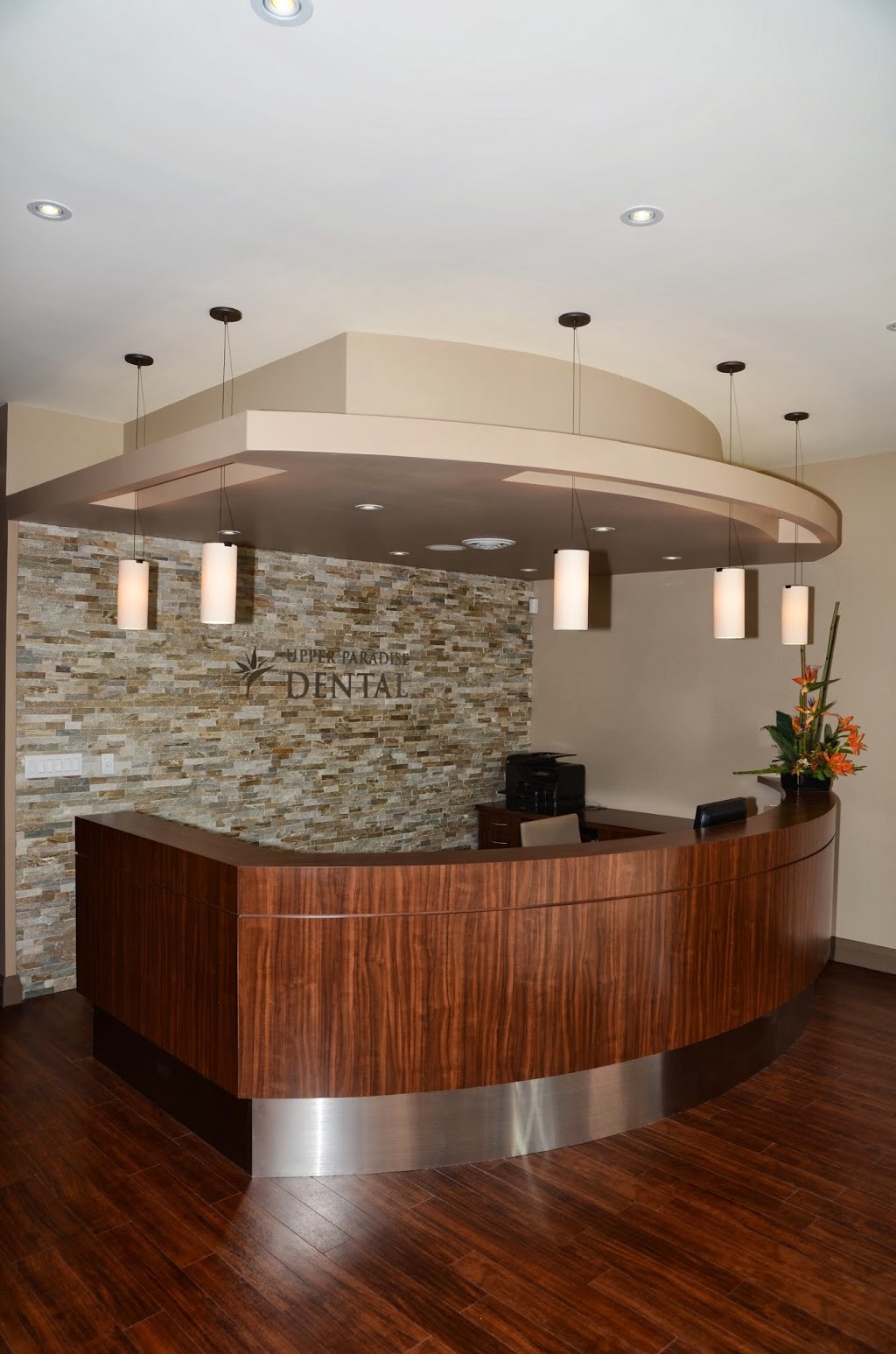 Upper Paradise Dental | 634 Stone Church Rd W, Hamilton, ON L9B 1A7, Canada | Phone: (905) 574-4488