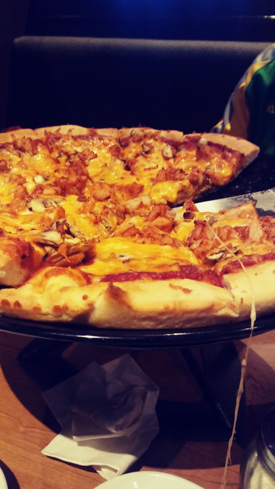 Boston Pizza | 235 Shawville Blvd SE, Calgary, AB T2Y 3H9, Canada | Phone: (403) 256-6999