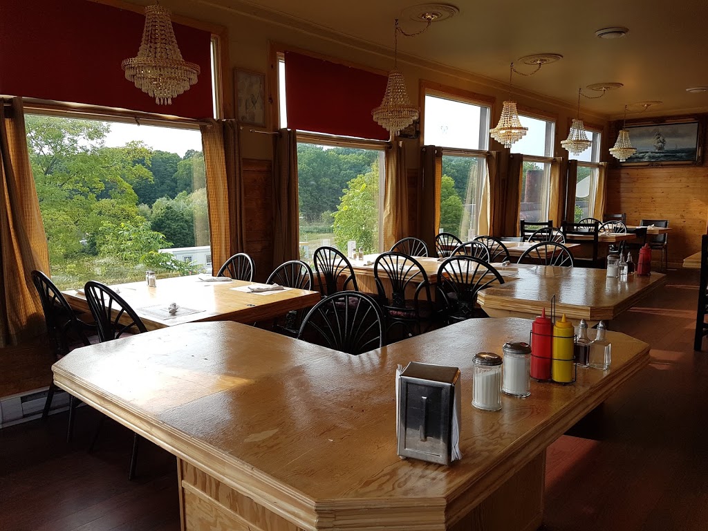Erie Cove Restaurant | 23 Robinson St, Port Burwell, ON N0J 1T0, Canada | Phone: (519) 874-4250