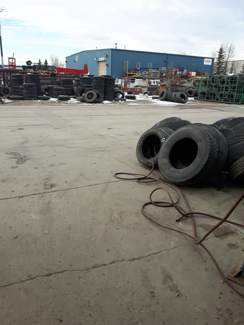 Ward Tirecraft | 3681 48 Ave SE, Calgary, AB T2B 3N8, Canada | Phone: (403) 650-7809