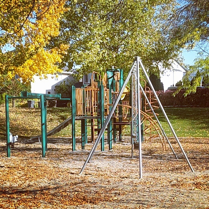 Cross Glen Park | 207 Biggar Rd, Kelowna, BC V1V 1W5, Canada | Phone: (250) 717-2757