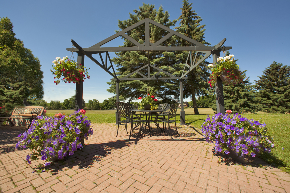 Sunnidale Place | 12 Kozlov St, Barrie, ON L4N 5E6, Canada | Phone: (705) 737-3752