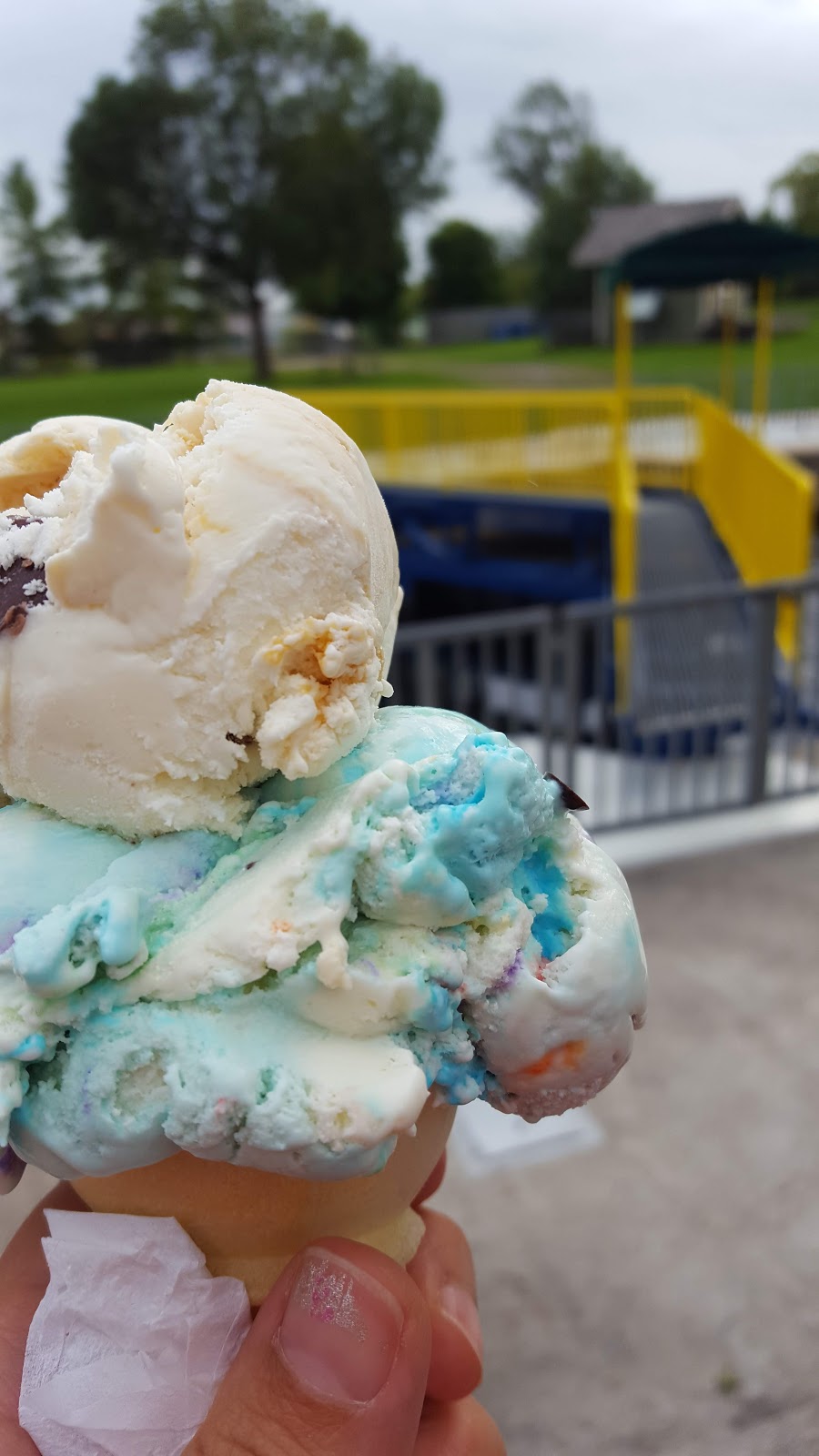 Slices N Scoops | 10 Water St, Fenelon Falls, ON K0M 1N0, Canada | Phone: (705) 887-1986