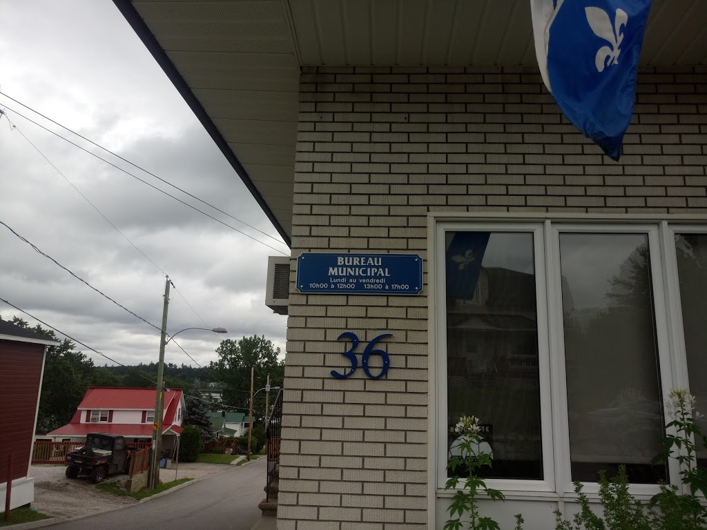 Bouchette Municipalite | 36 Rue Principale, Bouchette, QC J0X 1E0, Canada | Phone: (819) 465-2555