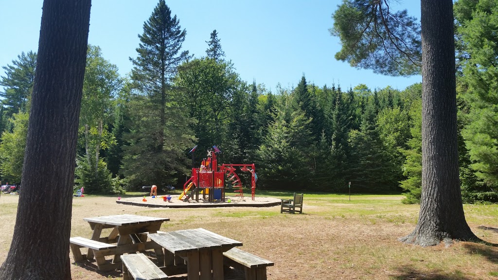 Réserve faunique de Papineau-Labelle | 443 QC-309, Val-des-Bois, QC J0X 3C0, Canada | Phone: (819) 454-2011