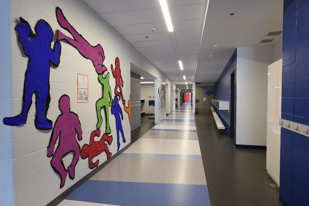 LOrée-du-parc Primary School | 7500 Rue Jean-Chevalier, LaSalle, QC H8N 2J4, Canada | Phone: (514) 748-4644