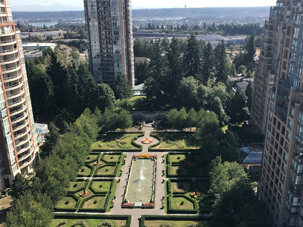 City in the Park | 6828-6888 Station Hill Dr, Burnaby, BC V3N 5A4, Canada