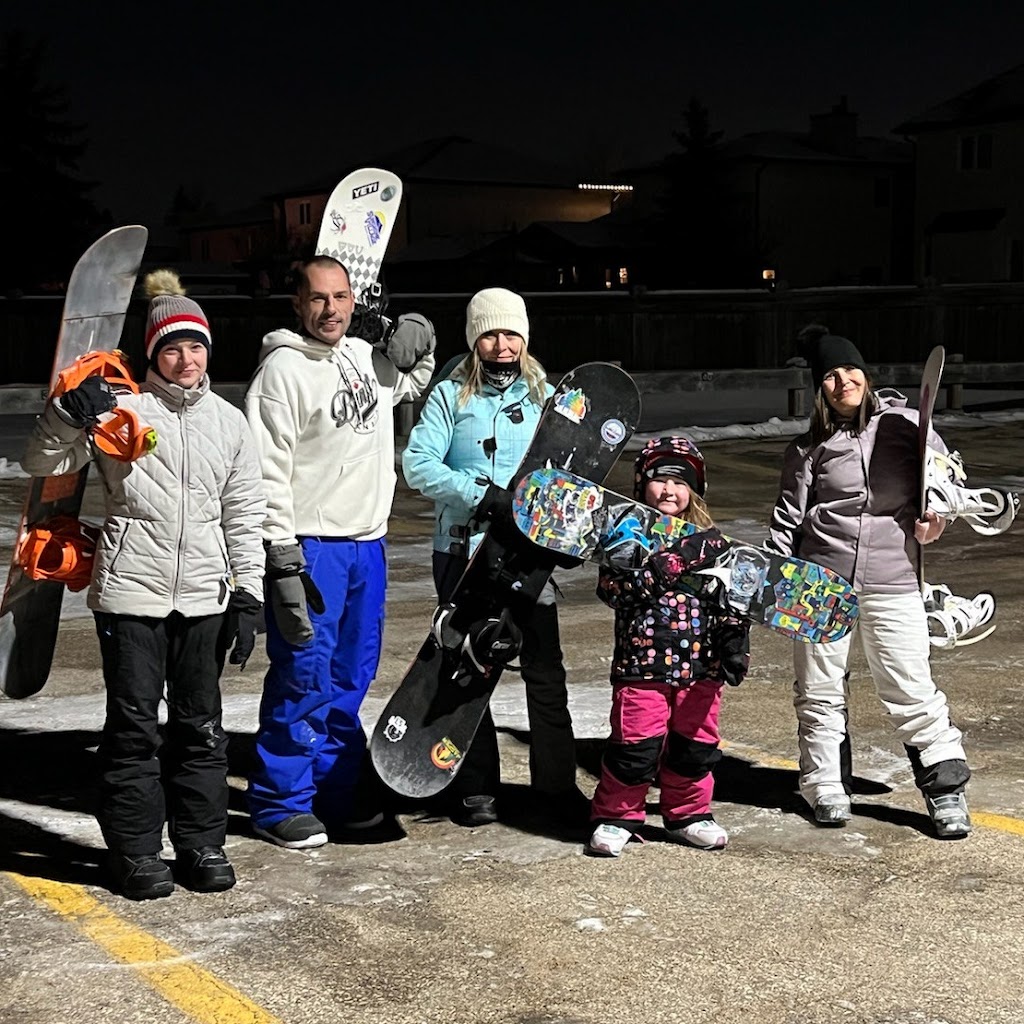Daves World of Adventures | 604 South Dr, Winnipeg, MB R3T 0B1, Canada | Phone: (204) 599-6360
