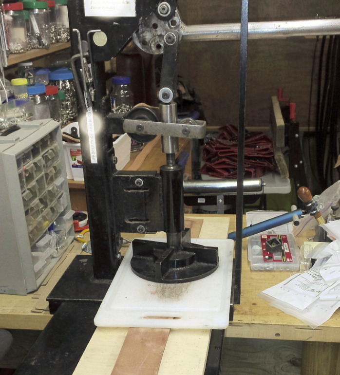 K K Custom Leather | 156 Freemont Bay, Winnipeg, MB R2Y 1H3, Canada | Phone: (204) 889-1947