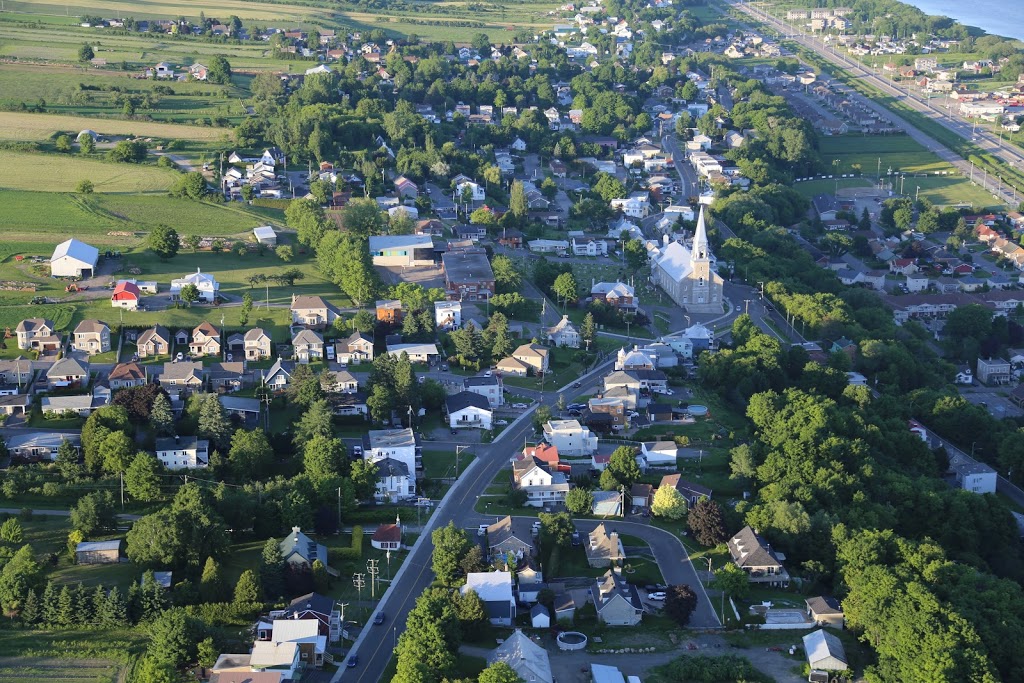 Presbytère De LAnge-Gardien | 6357 Ave Royale, LAnge-Gardien, QC G0A 2K0, Canada | Phone: (418) 822-1633