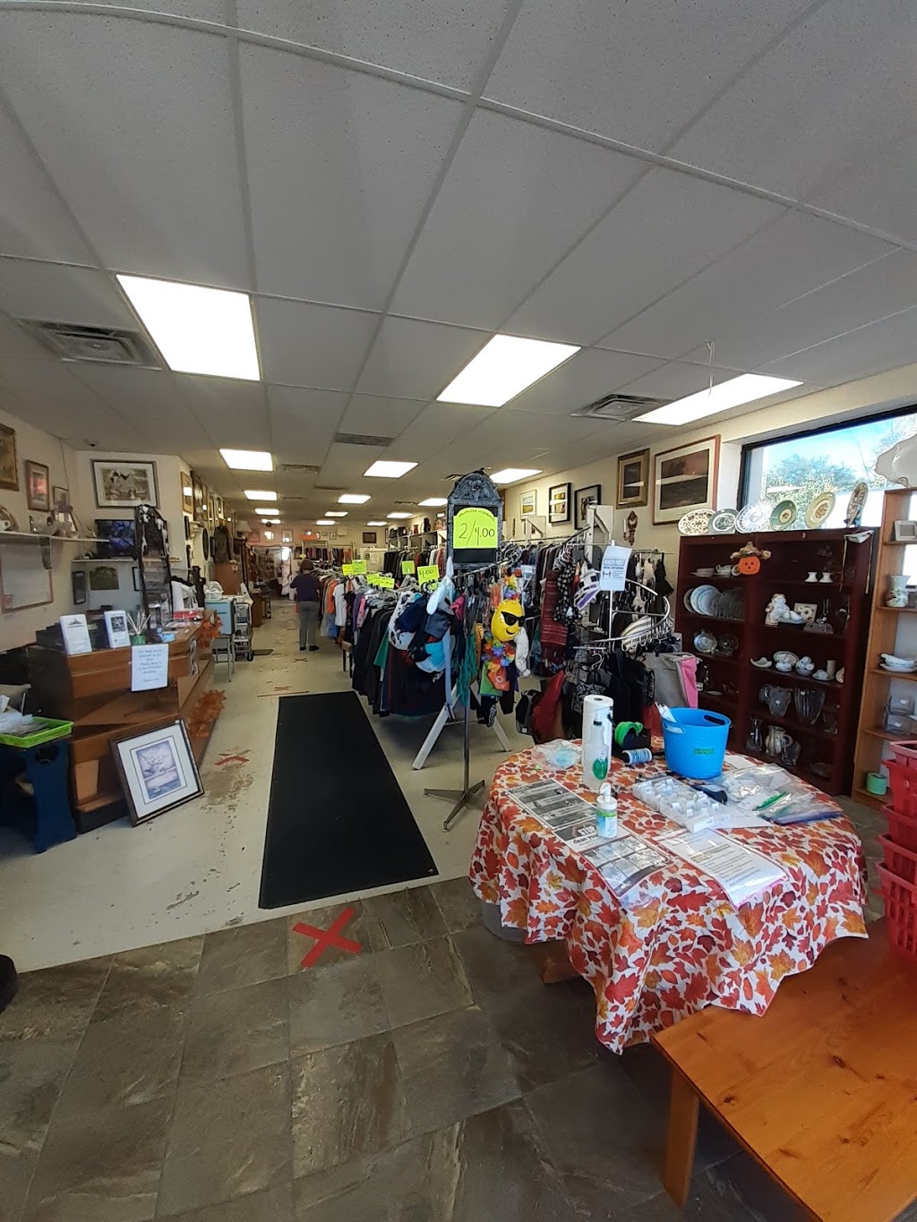 Vincents Store | 5970 Lundys Ln, Niagara Falls, ON L2G 5Z7, Canada | Phone: (289) 296-3807