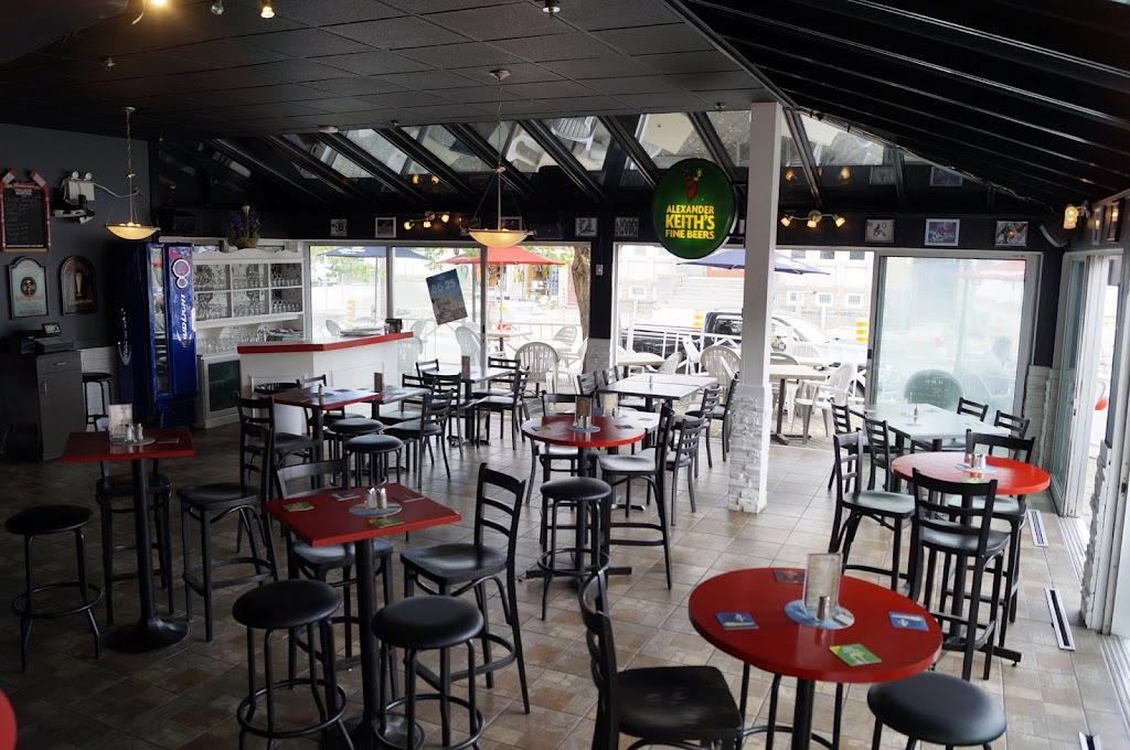 Restaurant LOuragan Resto-Pub 2015 | 1055 Bd du Sacré Coeur, Saint-Félicien, QC G8K 1P7, Canada | Phone: (418) 613-1105