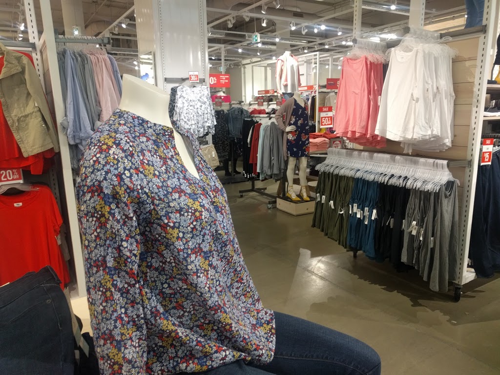 Old Navy | 1 Yorkdale Rd, Toronto, ON M6A 3A1, Canada | Phone: (416) 787-9384