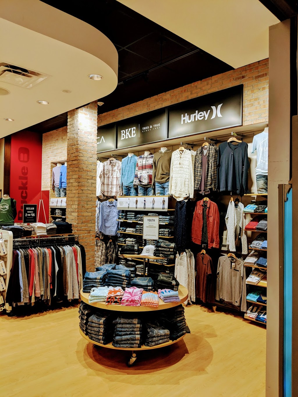 Buckle | 1 Bellis Fair Pkwy STE 613, Bellingham, WA 98226, USA | Phone: (360) 734-2819