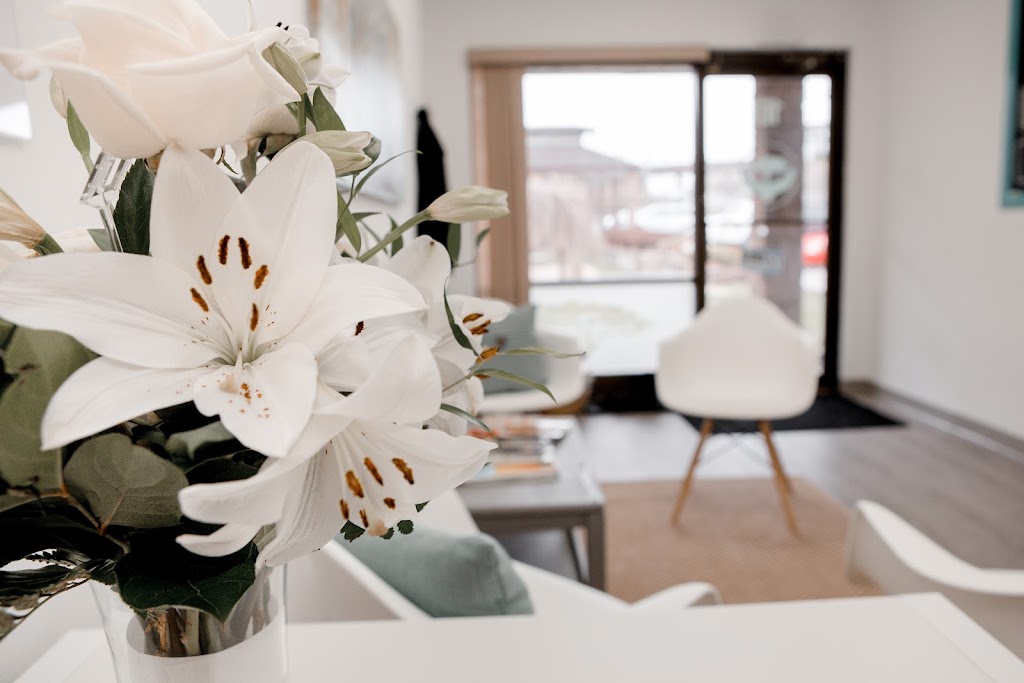 Savannah Massage Therapy and Wellness Clinic | 148 Manitou Dr #203, Kitchener, ON N2C 1L3, Canada | Phone: (519) 748-5111