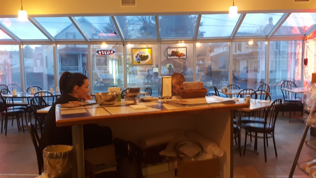 Casse-Croute Chez Pat | 537 Avenue Champlain, Disraeli, QC G0N 1E0, Canada | Phone: (418) 449-1794
