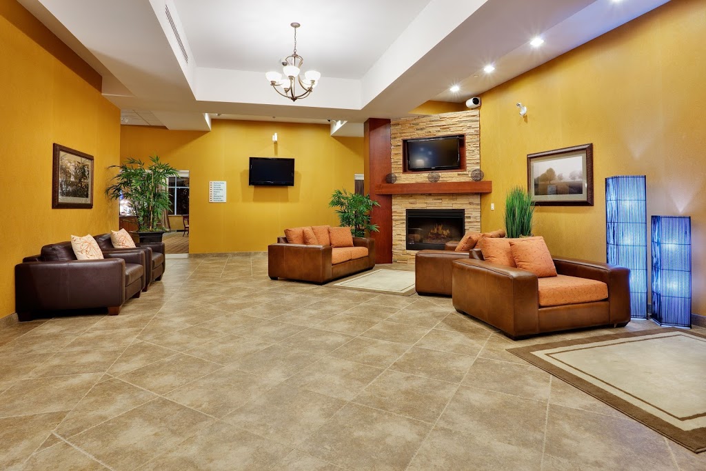 Holiday Inn Express & Suites Clarington - Bowmanville | 37 Spicer Square, Bowmanville, ON L1C 5M2, Canada | Phone: (905) 697-8089