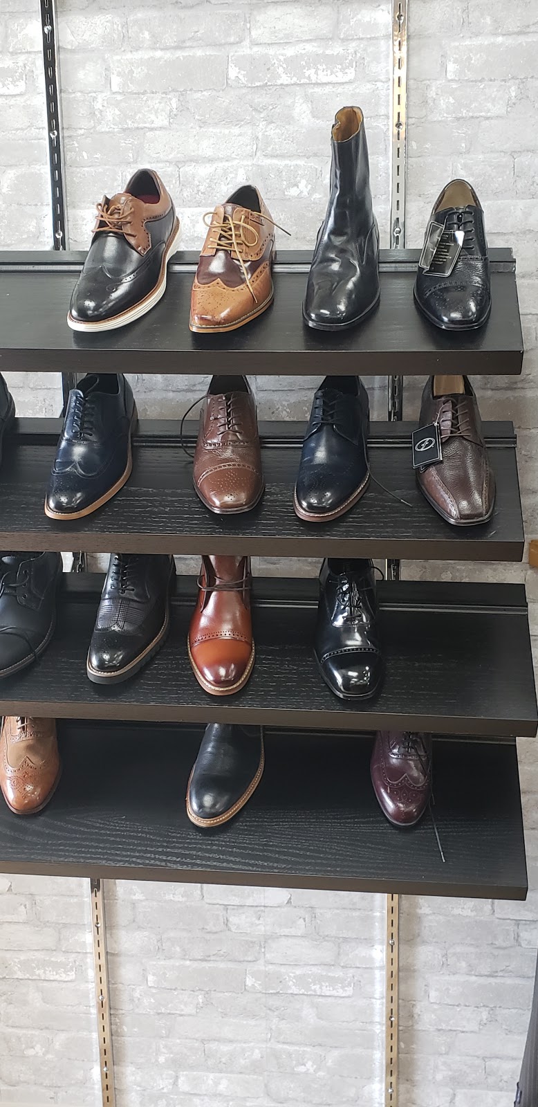 Giroux Rene Mens Wear & Hats | 522 Montreal Rd, Ottawa, ON K1K 0T9, Canada | Phone: (613) 842-9874