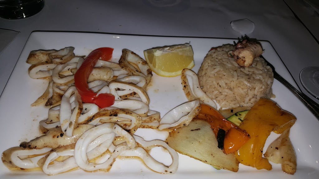 Casa Portugaise | 3060 Boulevard Saint-Joseph, Lachine, QC H8S 2P4, Canada | Phone: (514) 637-2202