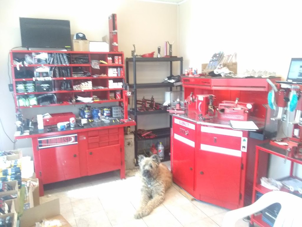 Pierres Skate Sharpening Shop | One building north of arena (Not in arena, 1128 Martin Grove Rd, Etobicoke, ON M9W 4W1, Canada | Phone: (647) 620-3388