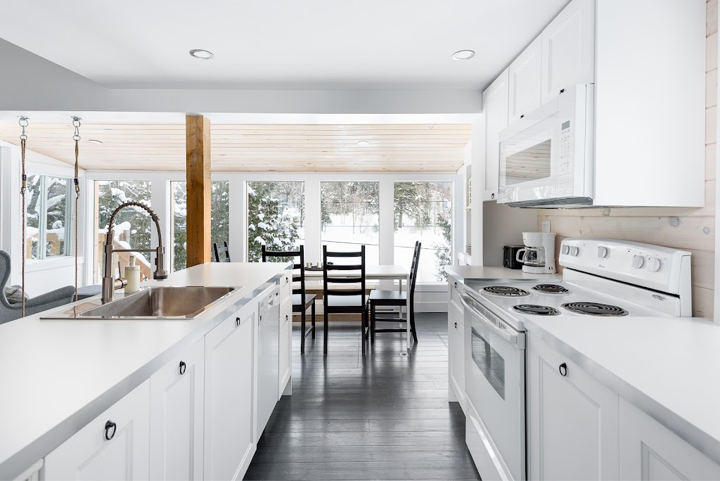 Chalets Chez lécureuil rêveur | 412 Rue du Lac Desnoyers, Saint-Calixte, QC J0K 1Z0, Canada | Phone: (514) 589-3465
