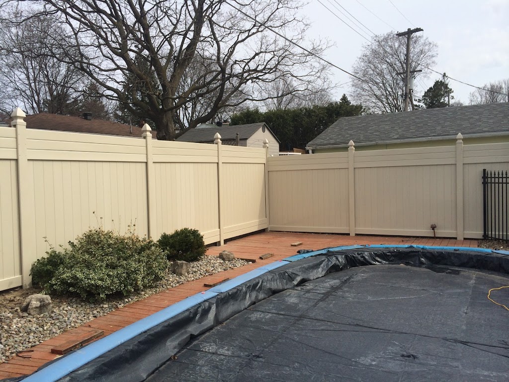 Ottawa Fence Installation Company | 57 Honey Gables Dr, Ottawa, ON K1V 5V7, Canada | Phone: (613) 909-8922
