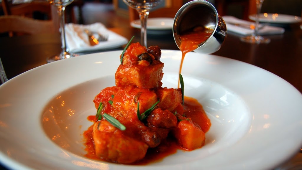 Bay Moorings Restaurant | 6330 Bay St, West Vancouver, BC V7W 3H5, Canada | Phone: (604) 921-8184