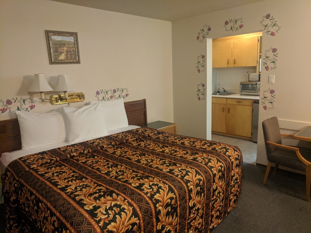 Red Coat Inn Motel | 359 24 St, Fort Macleod, AB T0L 0Z0, Canada | Phone: (403) 553-4434