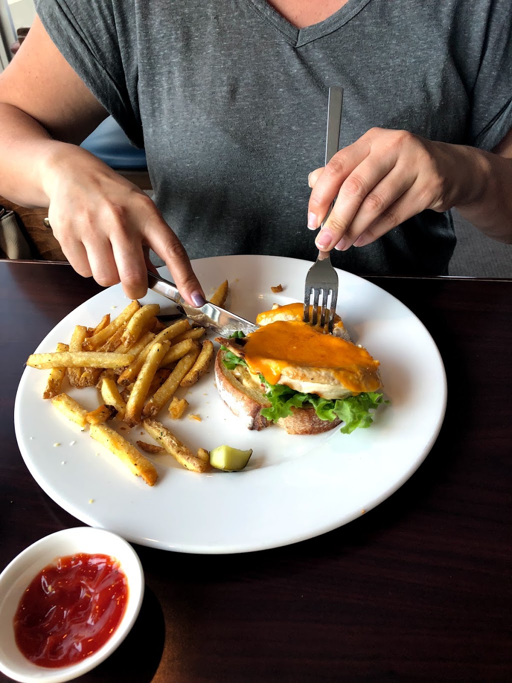 Capital Grill and Bar | 3116 Roblin Blvd, Winnipeg, MB R3R 0C1, Canada | Phone: (204) 615-3116